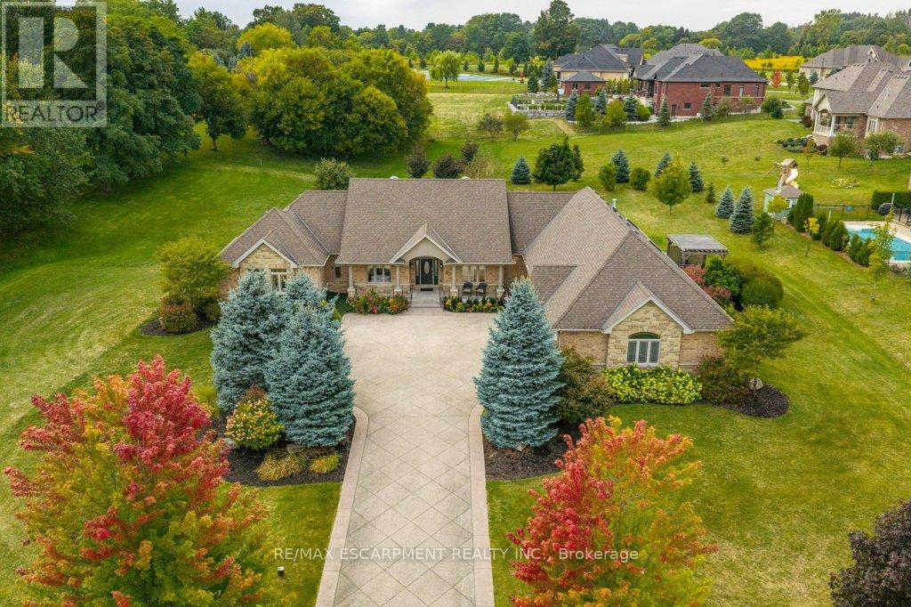 17 Tews Lane, Hamilton, Ontario  L9H 7N4 - Photo 46 - X12556546