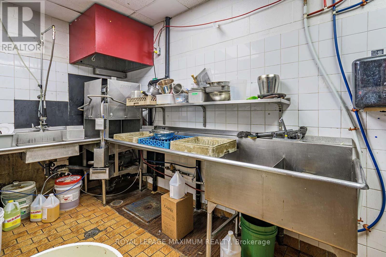 165 Hartzel Road, St. Catharines, Ontario L2P 1N6 - Photo 38 - X12556566