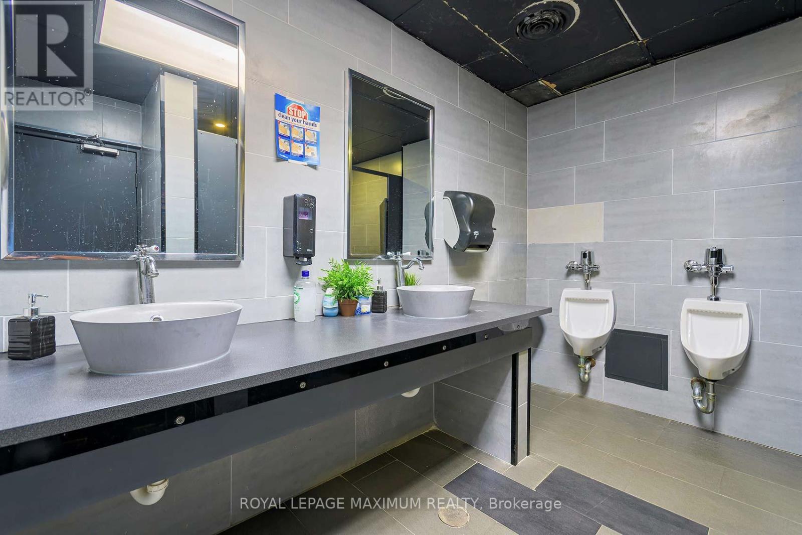 165 Hartzel Road, St. Catharines, Ontario L2P 1N6 - Photo 47 - X12556566