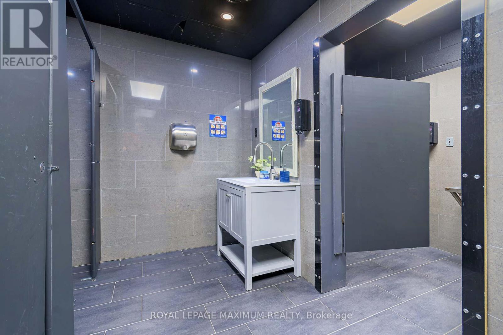 165 Hartzel Road, St. Catharines, Ontario L2P 1N6 - Photo 48 - X12556566