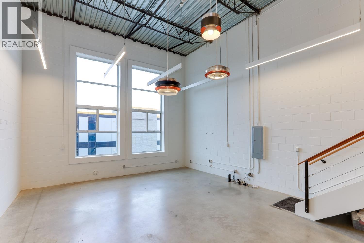 302 1220 E Pender Street, Vancouver, British Columbia  V6A 1W8 - Photo 1 - R3068291