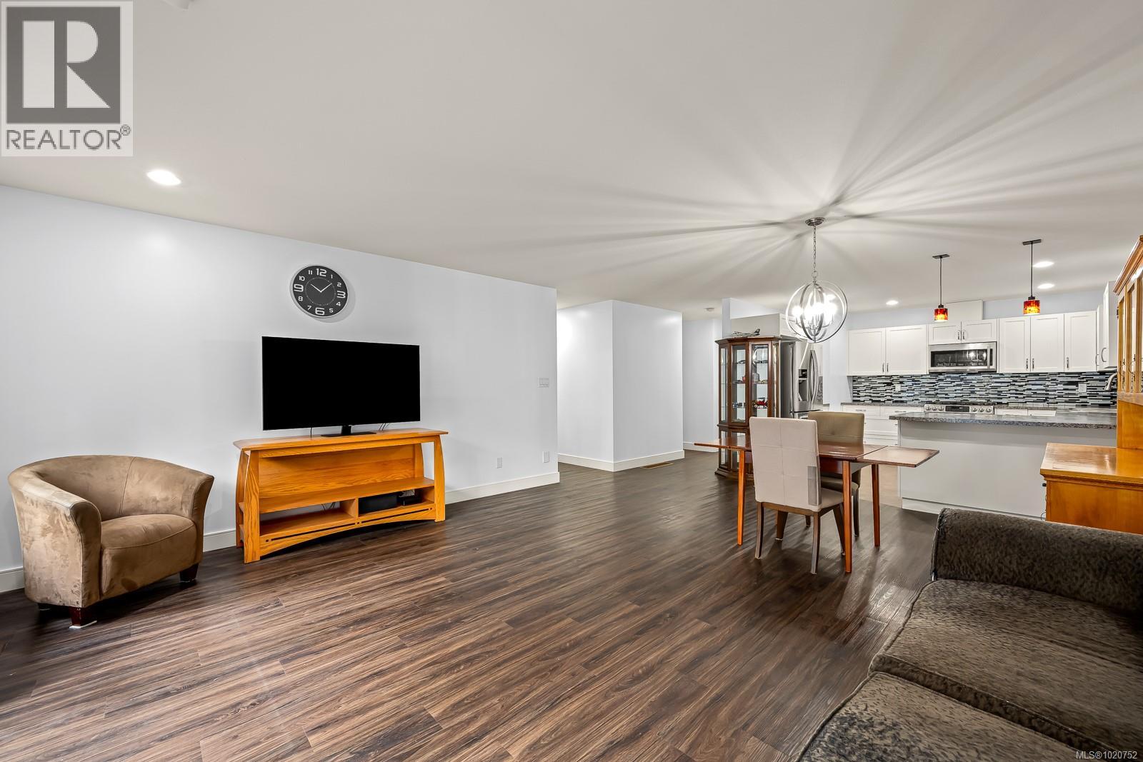 B 2709 Bickle St, Courtenay, British Columbia  V9N 0C8 - Photo 5 - 1020752