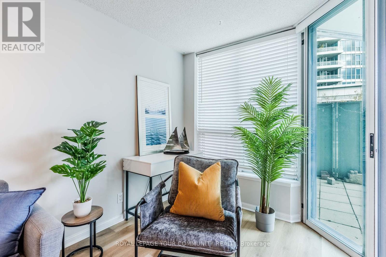 205 - 228 Queens Quay W, Toronto, Ontario  M5J 2X1 - Photo 13 - C12556708