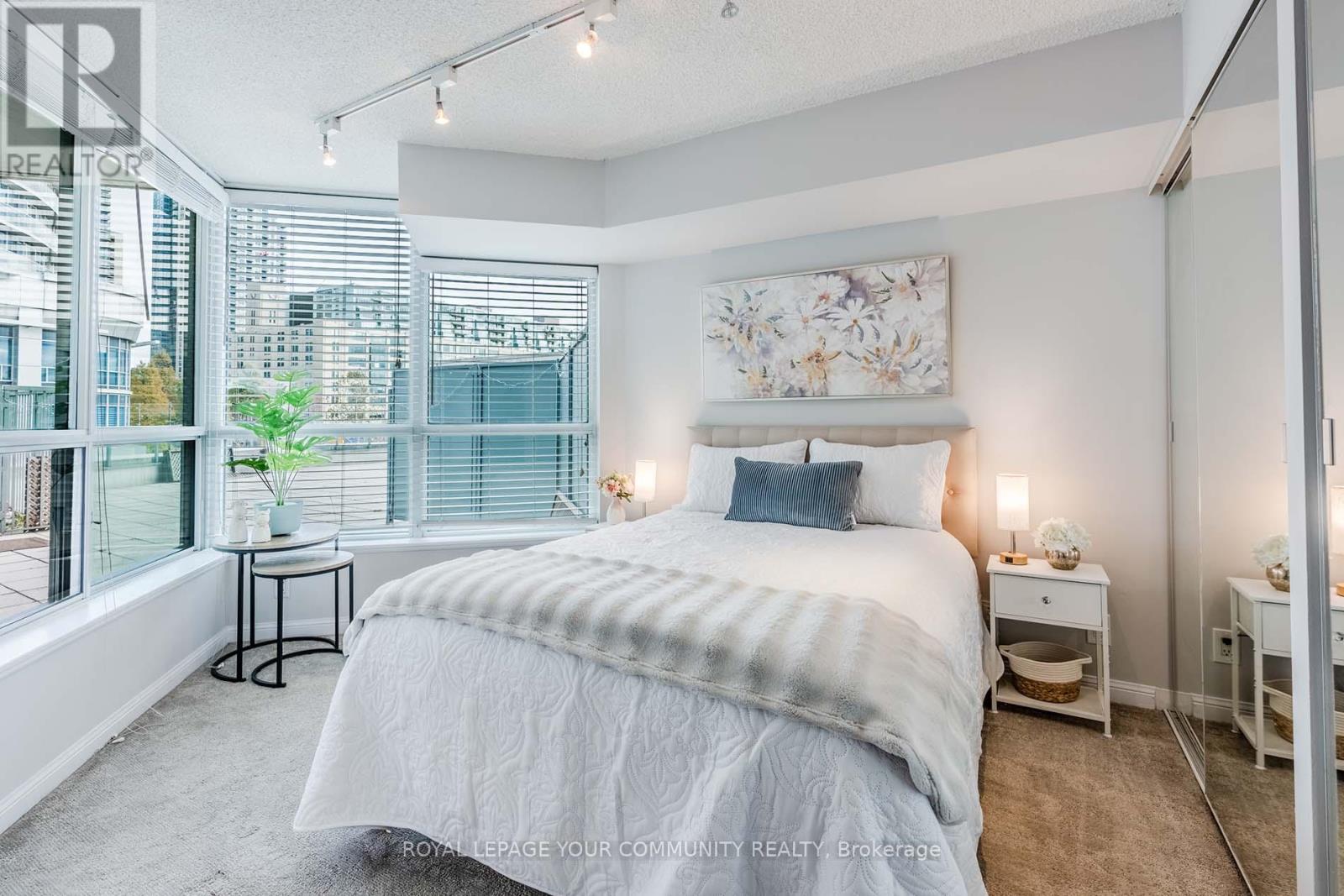 205 - 228 Queens Quay W, Toronto, Ontario  M5J 2X1 - Photo 16 - C12556708