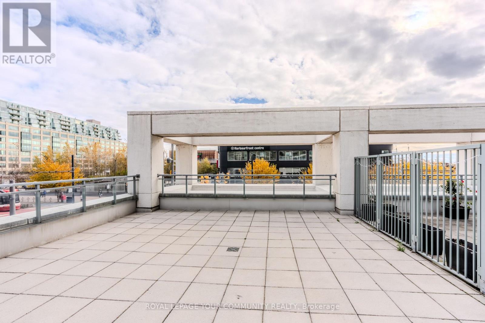 205 - 228 Queens Quay W, Toronto, Ontario  M5J 2X1 - Photo 24 - C12556708