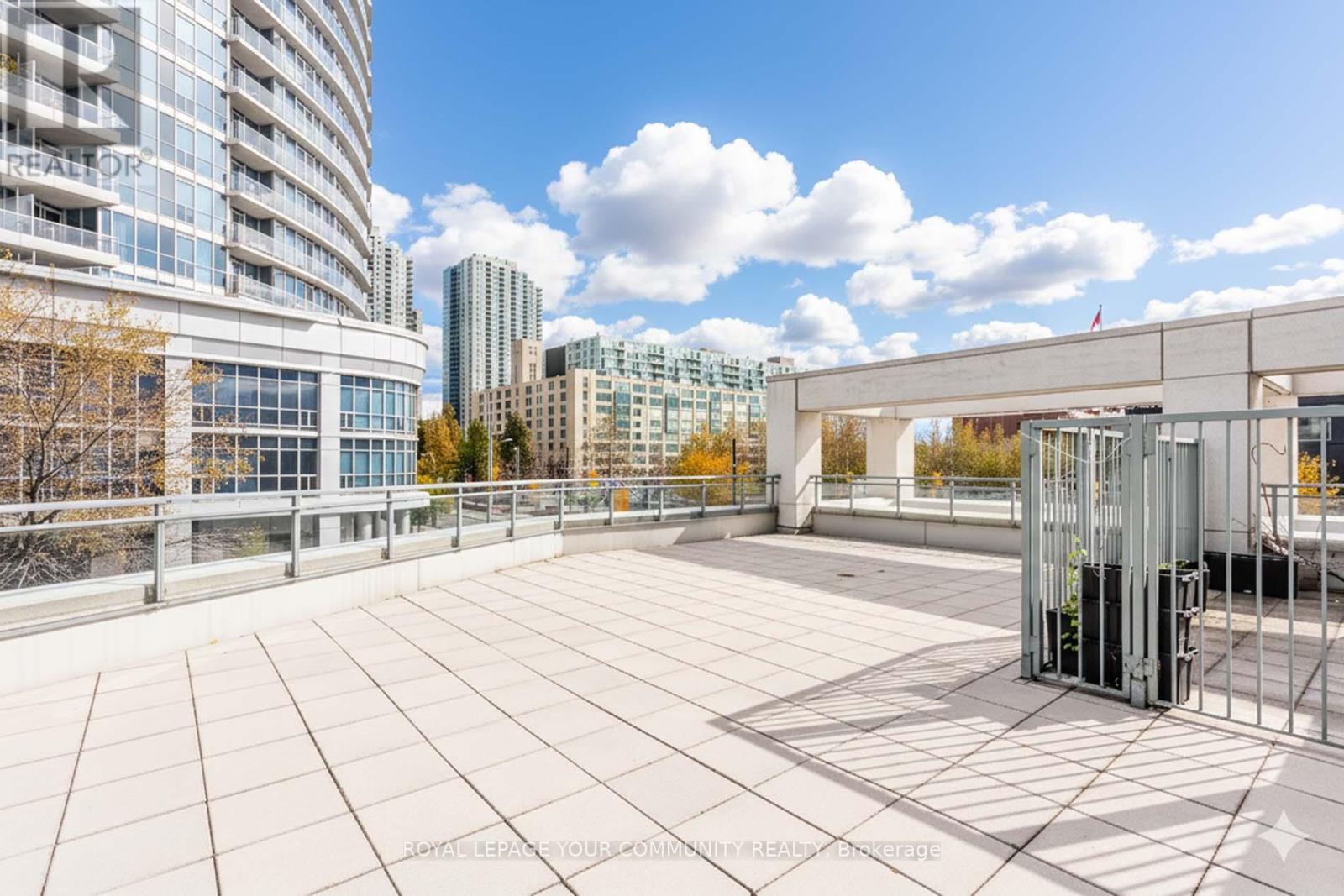 205 - 228 Queens Quay W, Toronto, Ontario  M5J 2X1 - Photo 25 - C12556708