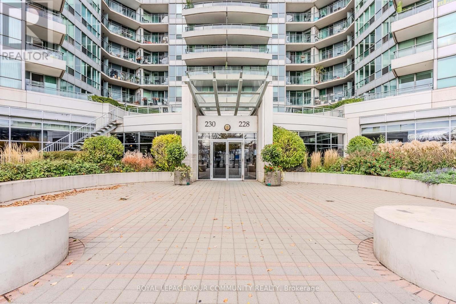 205 - 228 Queens Quay W, Toronto, Ontario  M5J 2X1 - Photo 3 - C12556708