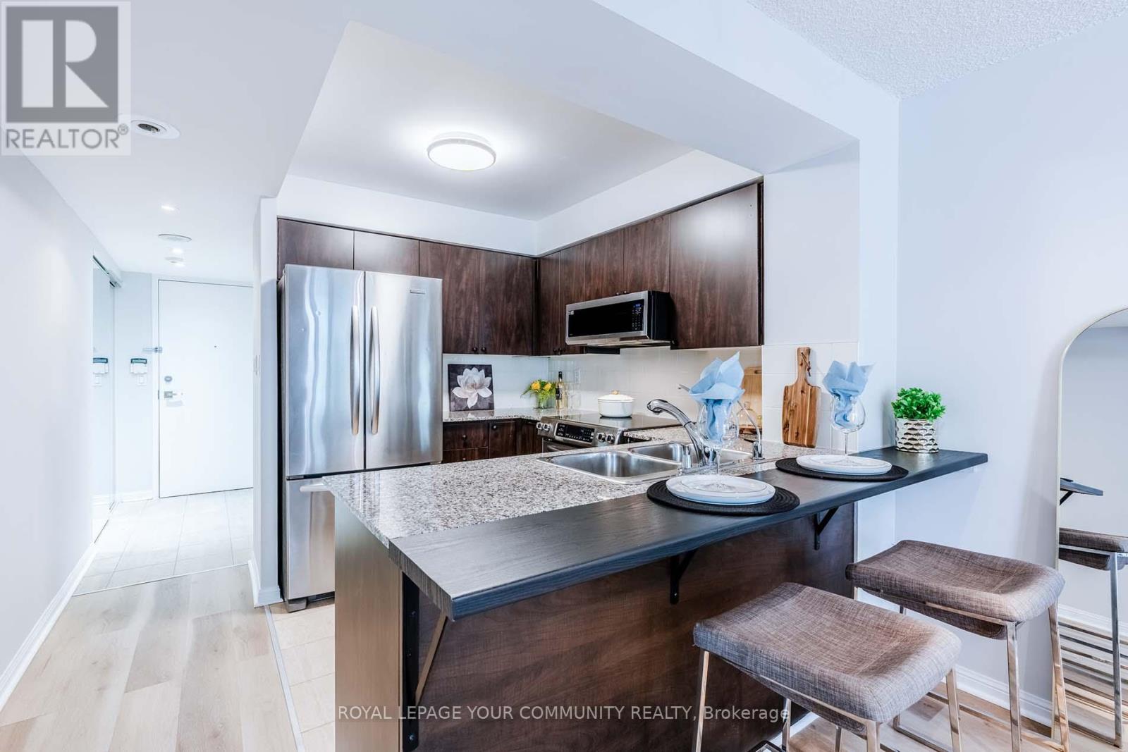 205 - 228 Queens Quay W, Toronto, Ontario  M5J 2X1 - Photo 8 - C12556708