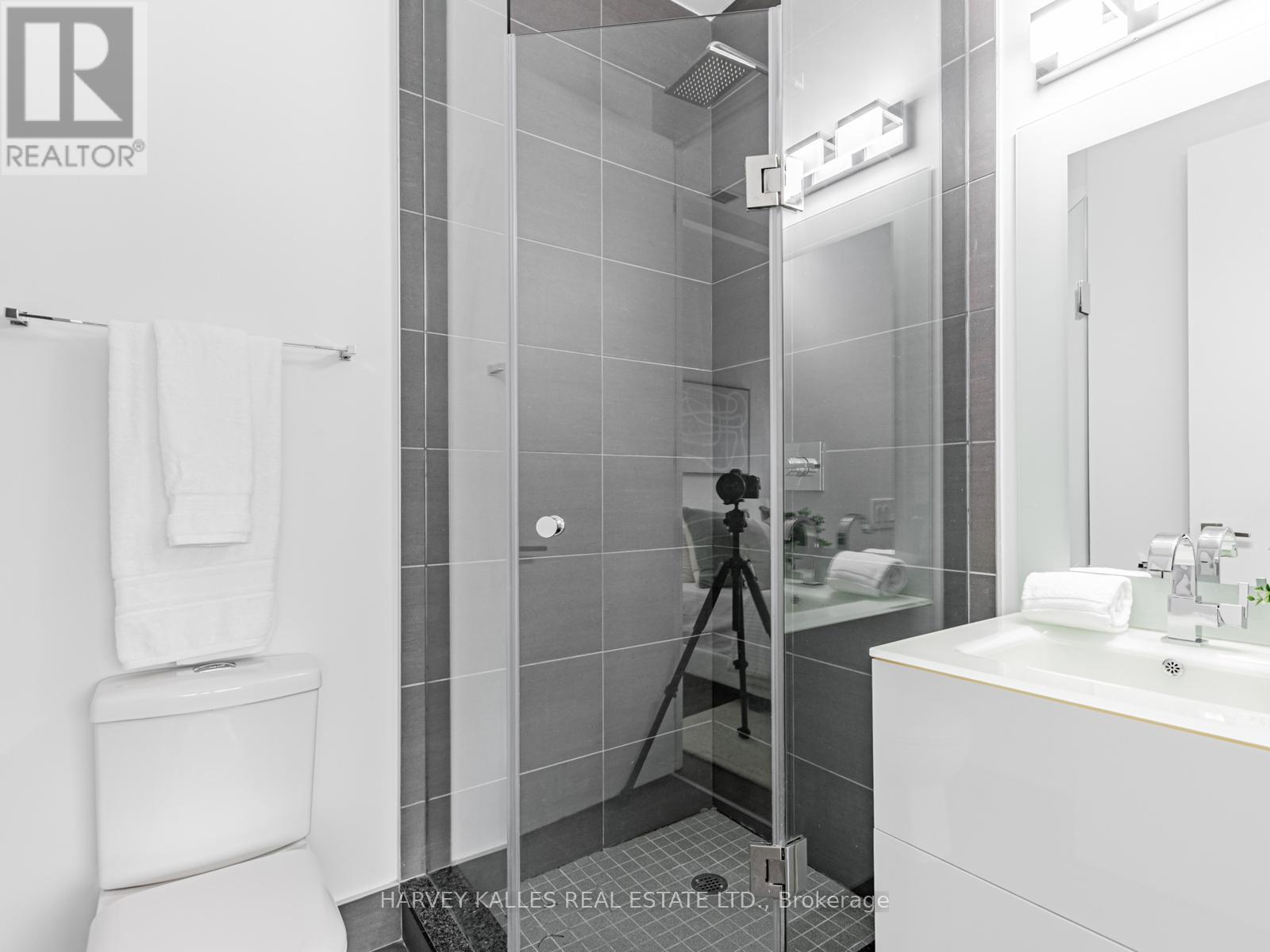 419 - 111 St Clair Avenue W, Toronto, Ontario M4V 1N5 - Photo 17 - C12556722