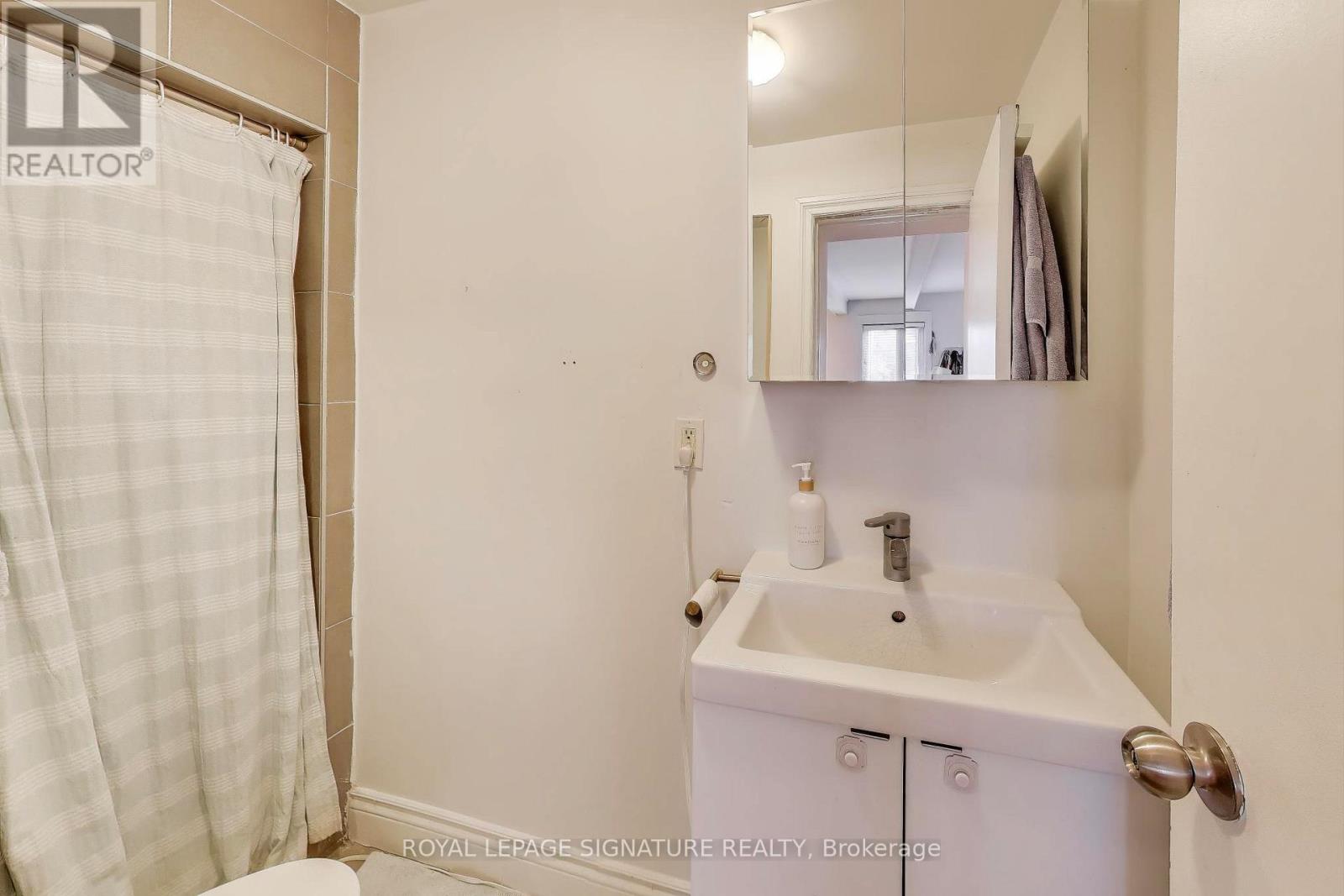 9 Havelock Street, Toronto, Ontario  M6H 3B3 - Photo 12 - C12556772