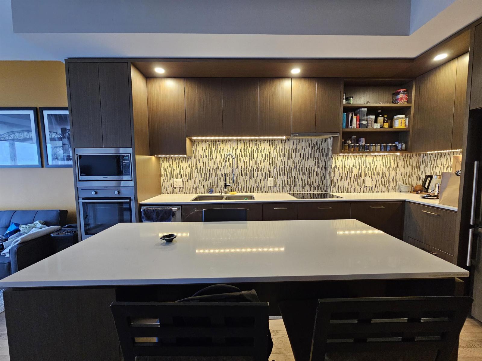 4004 13495 Central Avenue, Surrey, British Columbia  V3T 0K2 - Photo 2 - R3067835