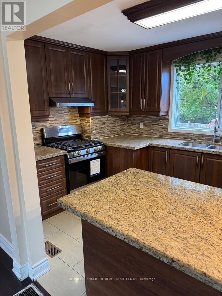 Main-Upper Level - 20 Roseglor Crescent, Toronto, Ontario  M1P 3T6 - Photo 5 - E12556650