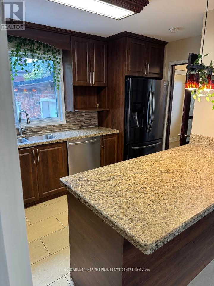 Main-Upper Level - 20 Roseglor Crescent, Toronto, Ontario  M1P 3T6 - Photo 6 - E12556650