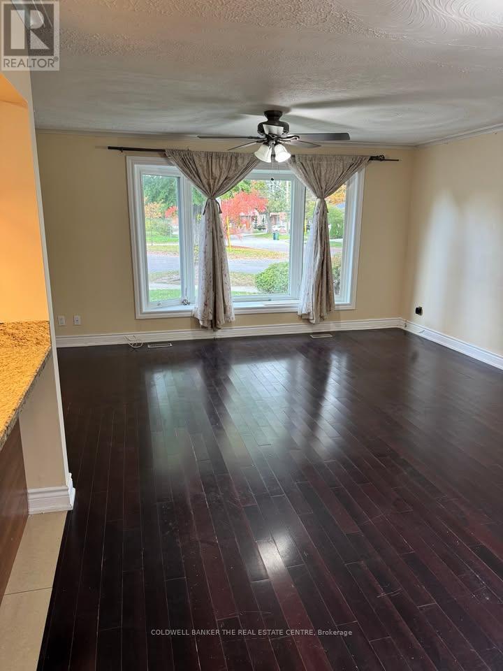 Main-Upper Level - 20 Roseglor Crescent, Toronto, Ontario  M1P 3T6 - Photo 7 - E12556650