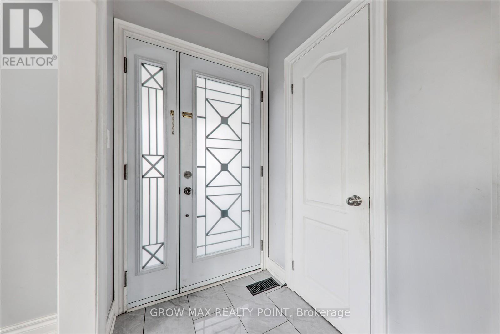 Upper - 184 Canlish Road E, Toronto, Ontario  M1P 1T2 - Photo 6 - E12556738