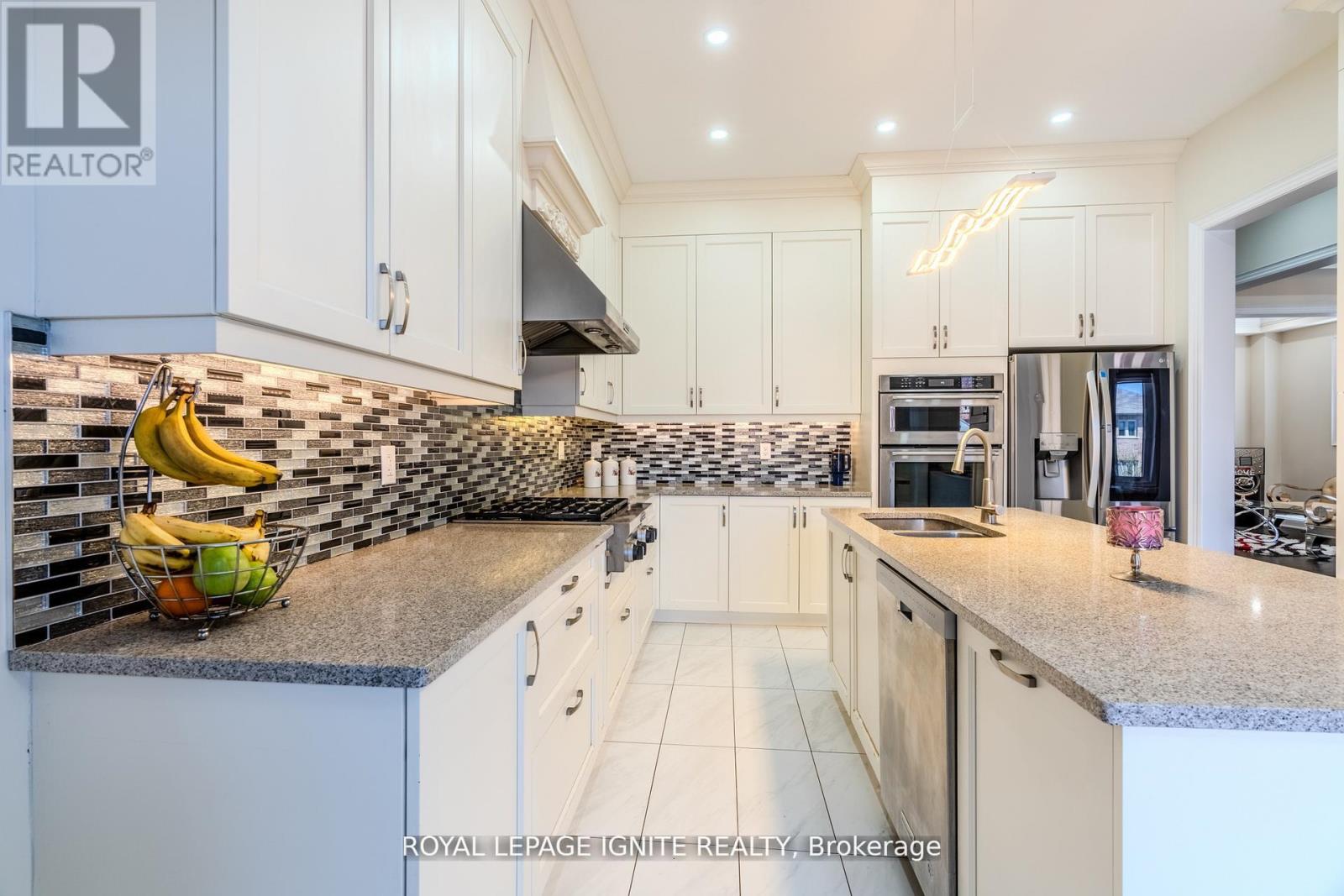 73 Kentwood Crescent, Markham, Ontario  L6B 0C4 - Photo 13 - N12418963