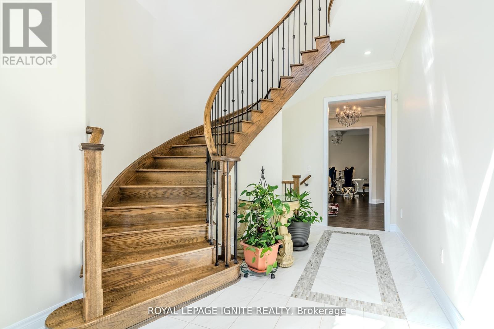 73 Kentwood Crescent, Markham, Ontario  L6B 0C4 - Photo 5 - N12418963