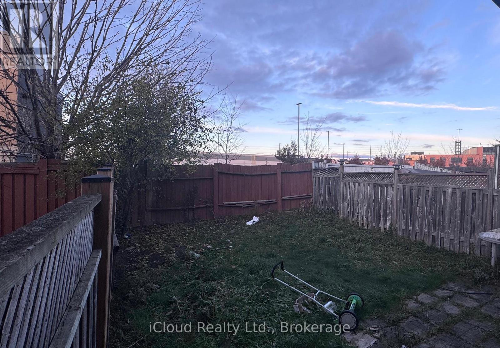 866 Khan Crescent, Mississauga, Ontario  L5V 2R4 - Photo 21 - W12550000