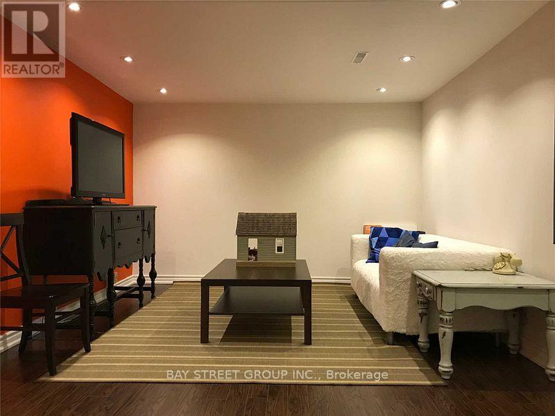 34 Fraser Street, Markham, Ontario  L3T 5H6 - Photo 3 - N12556674