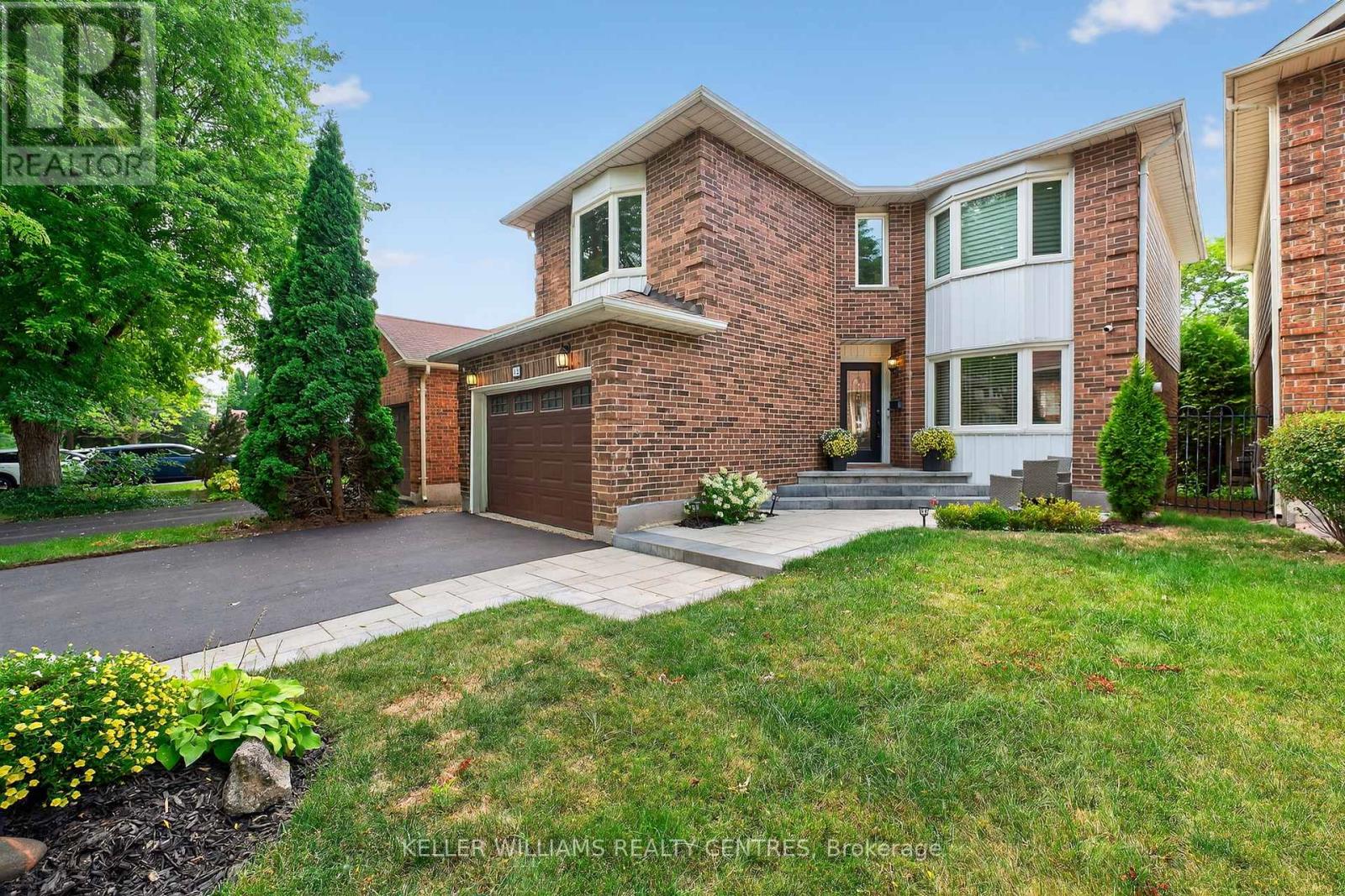 42 BUCHANAN CRESCENT, Aurora, Ontario