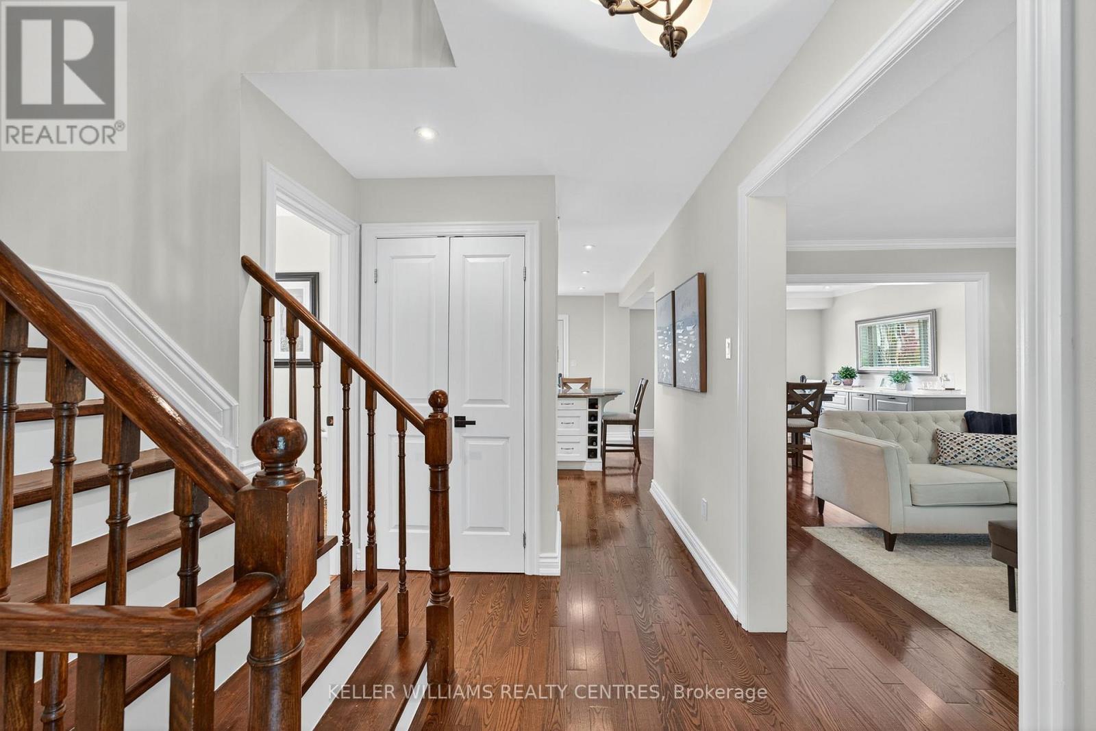 42 Buchanan Crescent, Aurora, Ontario  L4G 5K4 - Photo 3 - N12556688