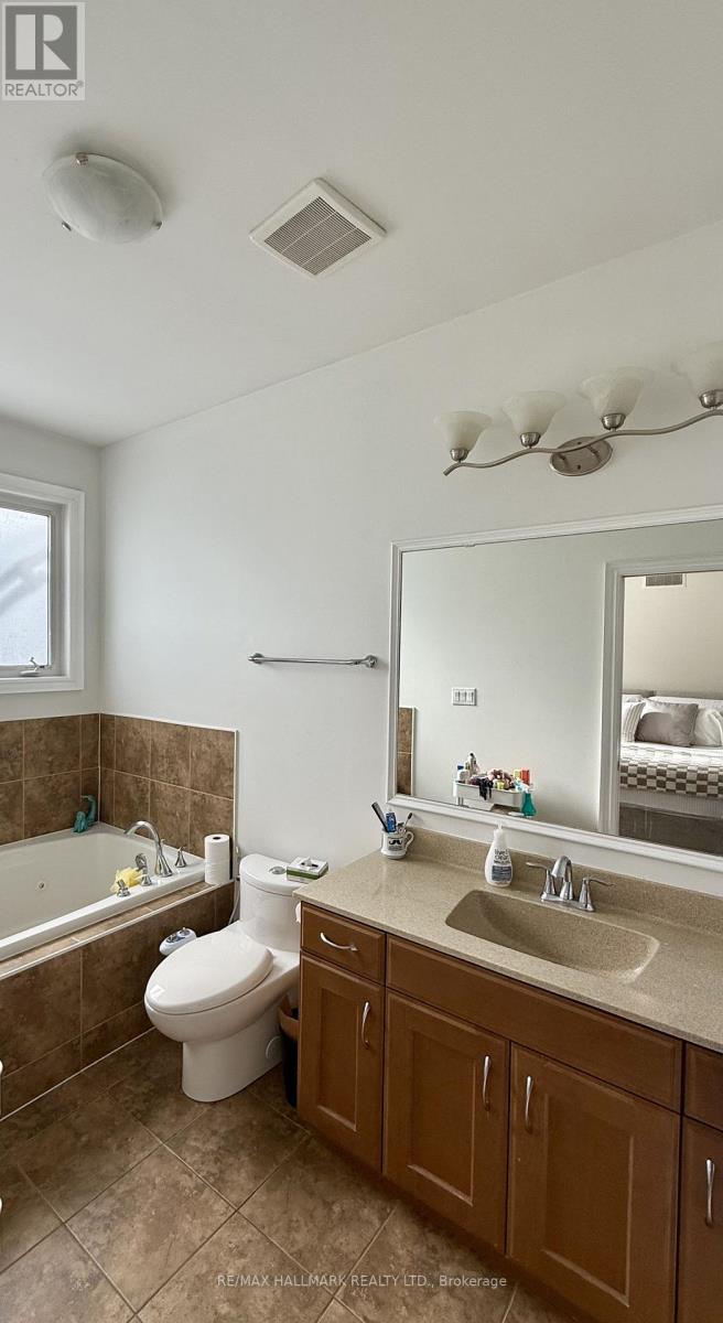 220 Tonner Crescent, Aurora, Ontario  L4G 7T7 - Photo 15 - N12556754