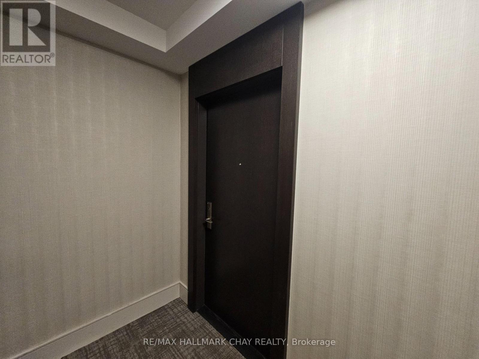 525 - 9000 Jane Street, Vaughan (Concord), Ontario  L4M 2M9 - Photo 2 - N12556778