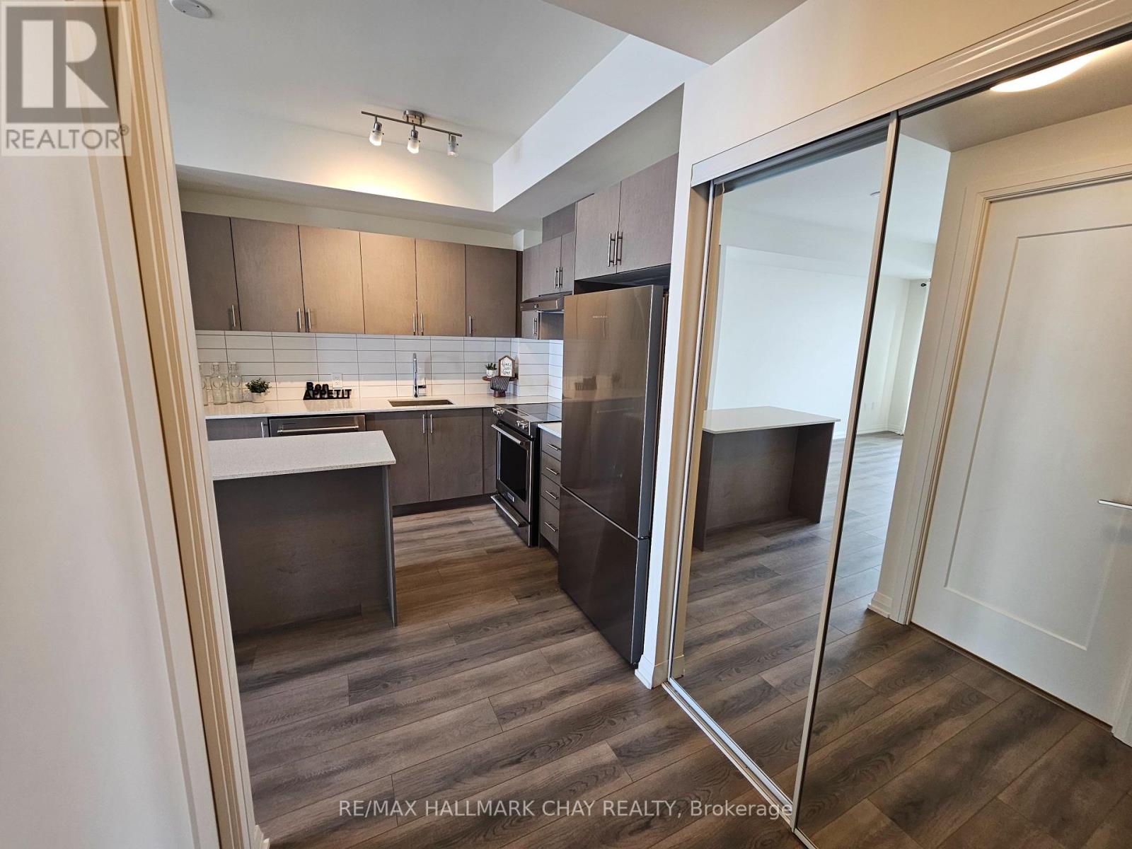 525 - 9000 Jane Street, Vaughan (Concord), Ontario  L4M 2M9 - Photo 4 - N12556778