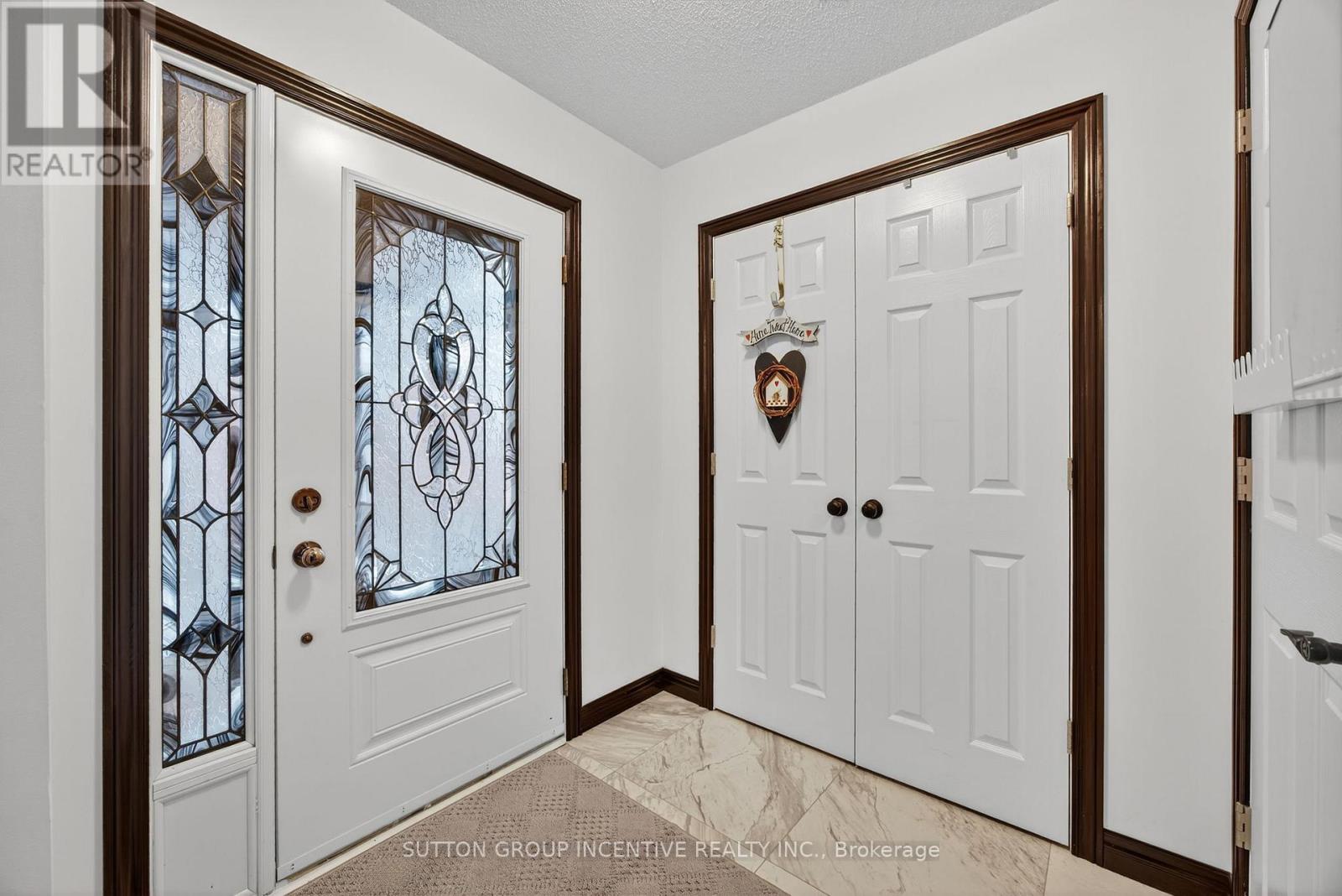 113 Garden Drive, Barrie (Allandale Heights), Ontario  L4N 5T9 - Photo 5 - S12556602