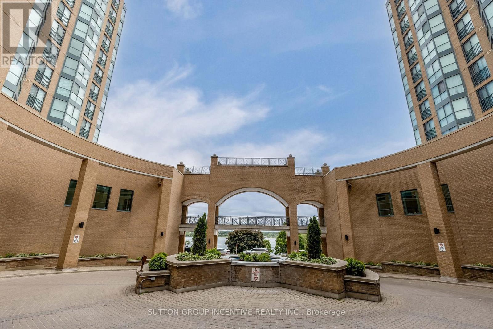 908 - 150 Dunlop Street E, Barrie (City Centre), Ontario  L4M 6H1 - Photo 3 - S12556648