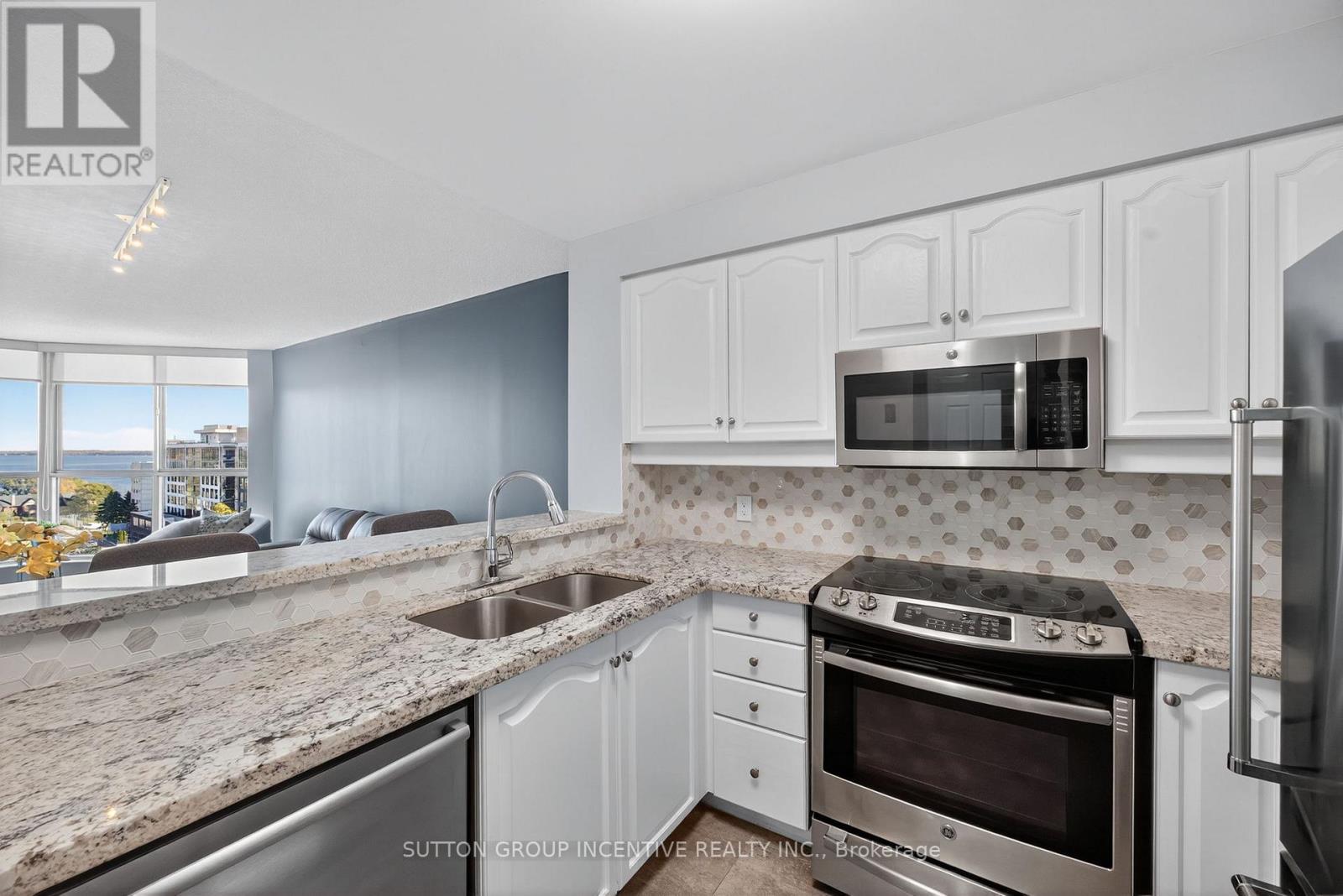 908 - 150 Dunlop Street E, Barrie (City Centre), Ontario  L4M 6H1 - Photo 8 - S12556648