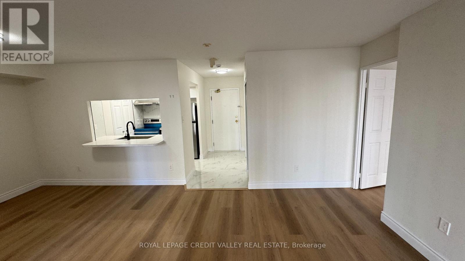 511 - 285 Enfield Place, Mississauga, Ontario  L5B 3Y6 - Photo 11 - W12556624