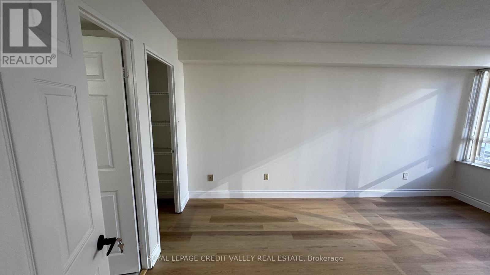 511 - 285 Enfield Place, Mississauga, Ontario  L5B 3Y6 - Photo 12 - W12556624