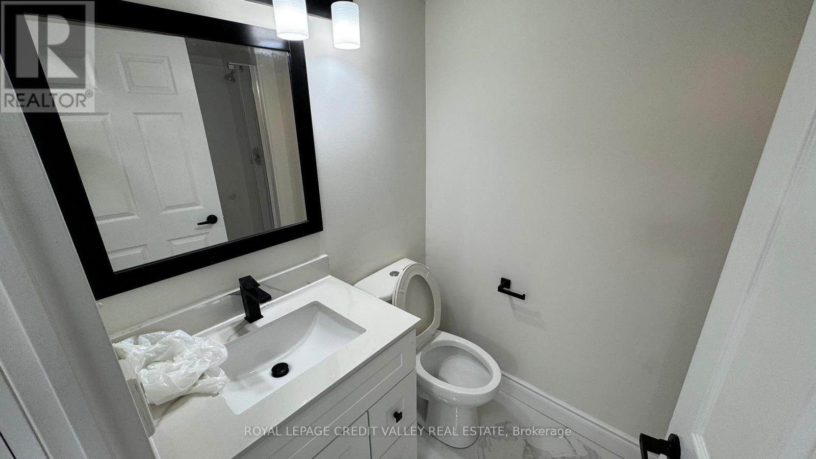 511 - 285 Enfield Place, Mississauga, Ontario  L5B 3Y6 - Photo 15 - W12556624
