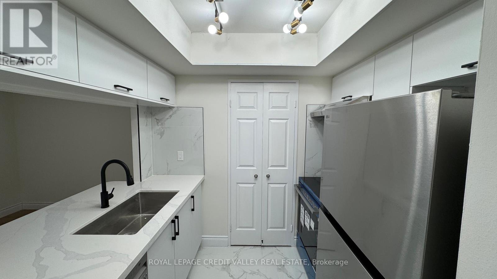 511 - 285 Enfield Place, Mississauga, Ontario  L5B 3Y6 - Photo 17 - W12556624