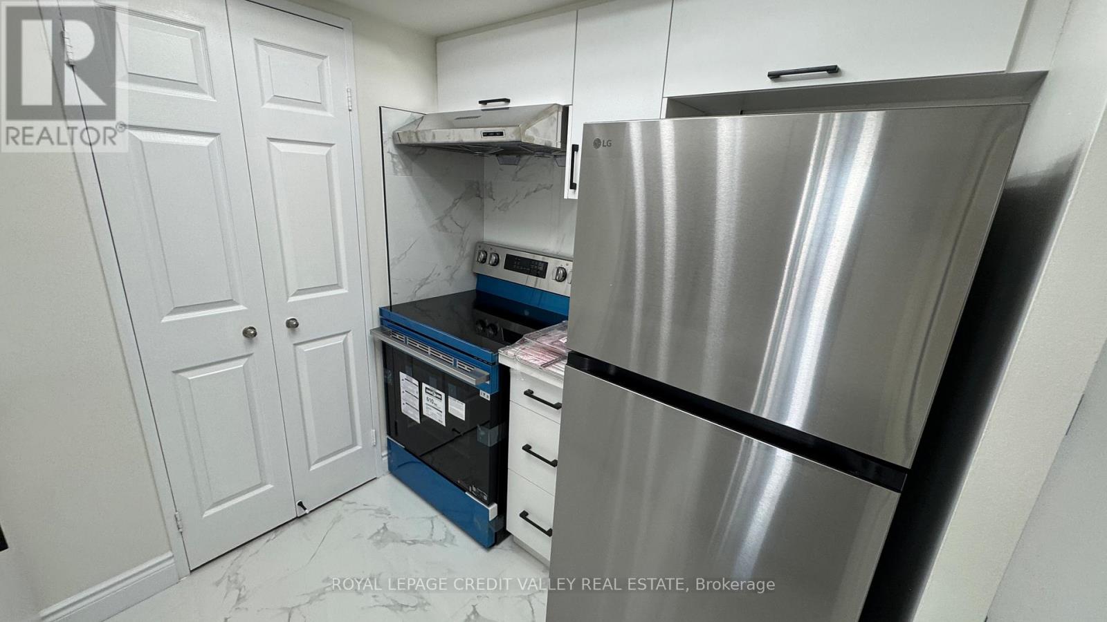 511 - 285 Enfield Place, Mississauga, Ontario  L5B 3Y6 - Photo 18 - W12556624