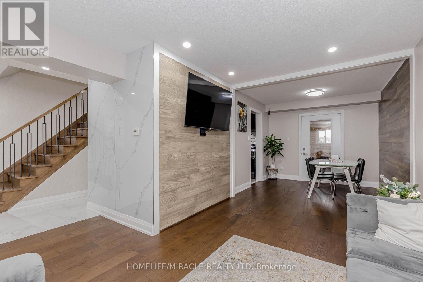 10 Festoon Place, Brampton, Ontario  L6T 4R4 - Photo 14 - W12556626