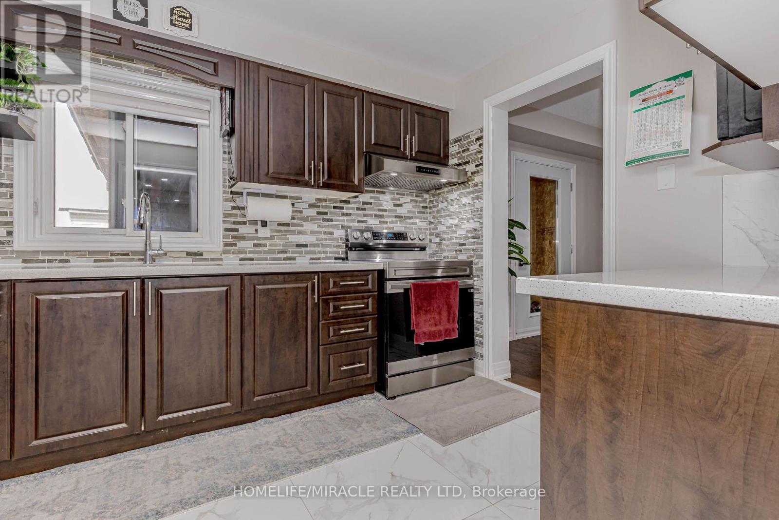 10 Festoon Place, Brampton, Ontario  L6T 4R4 - Photo 17 - W12556626