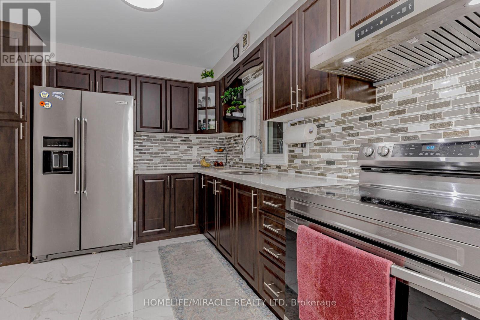 10 Festoon Place, Brampton, Ontario  L6T 4R4 - Photo 18 - W12556626