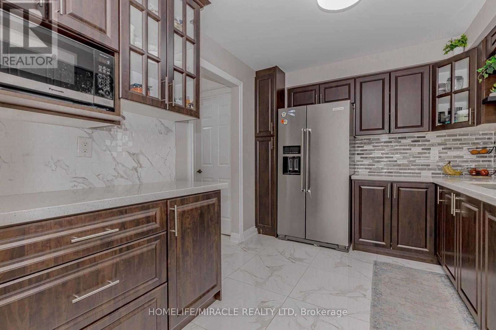 10 Festoon Place, Brampton, Ontario  L6T 4R4 - Photo 19 - W12556626