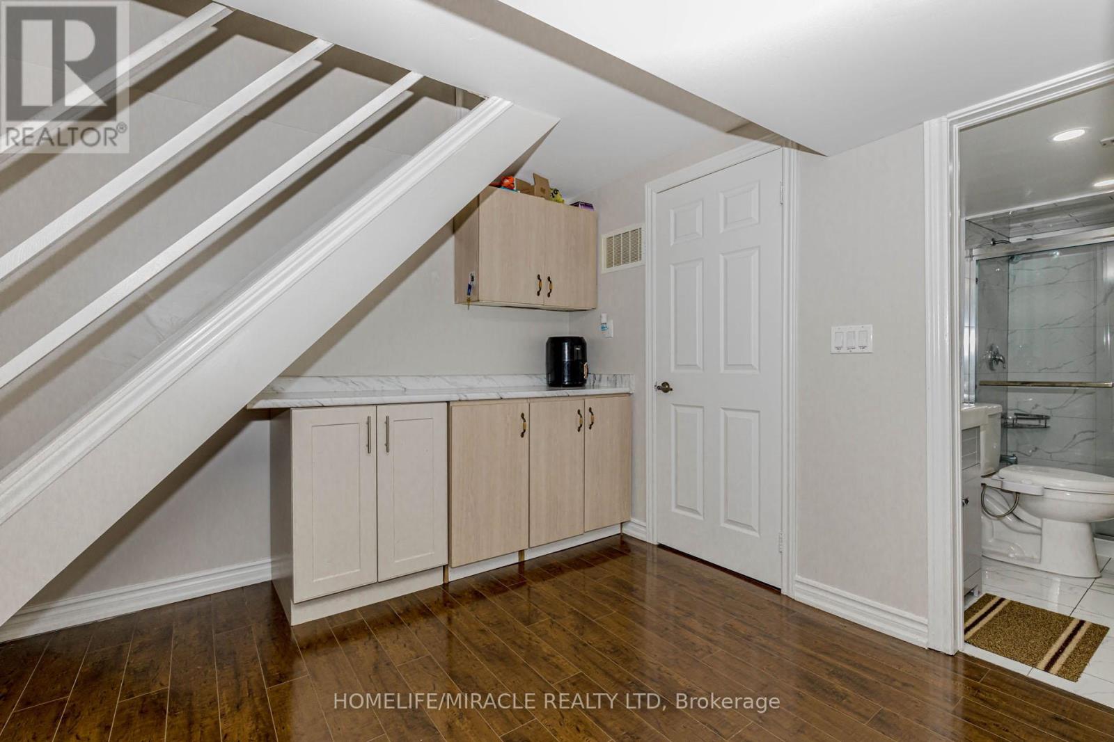 10 Festoon Place, Brampton, Ontario  L6T 4R4 - Photo 43 - W12556626