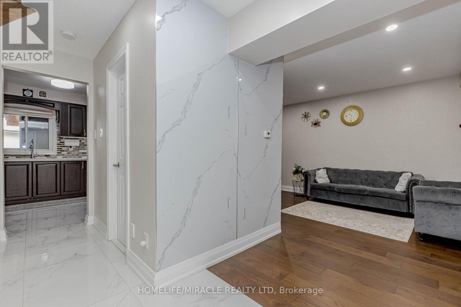 10 Festoon Place, Brampton, Ontario  L6T 4R4 - Photo 9 - W12556626