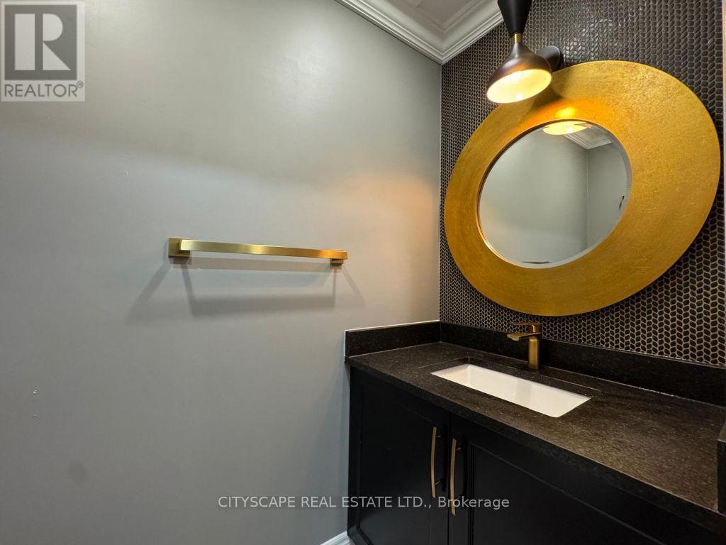 2449 Auckland Drive, Burlington, Ontario  L7L 7A9 - Photo 12 - W12556628