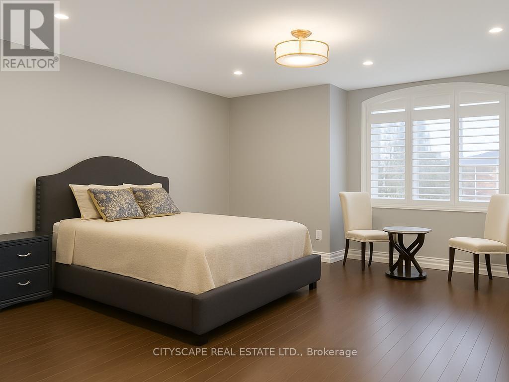 2449 Auckland Drive, Burlington, Ontario  L7L 7A9 - Photo 14 - W12556628