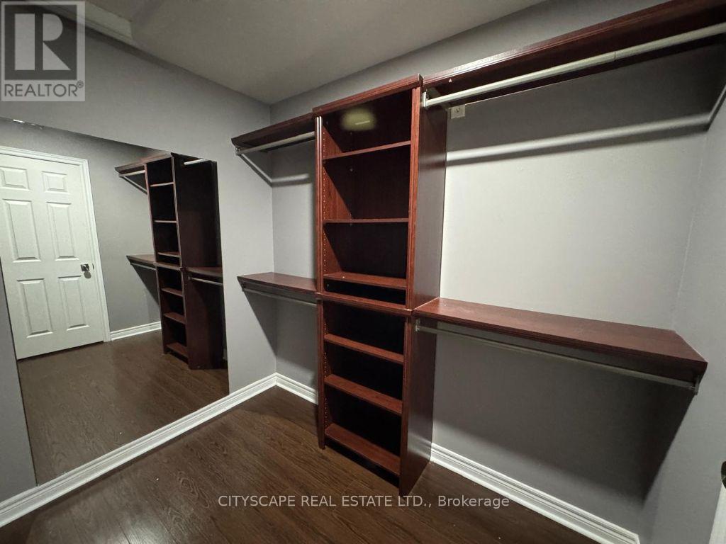 2449 Auckland Drive, Burlington, Ontario  L7L 7A9 - Photo 17 - W12556628