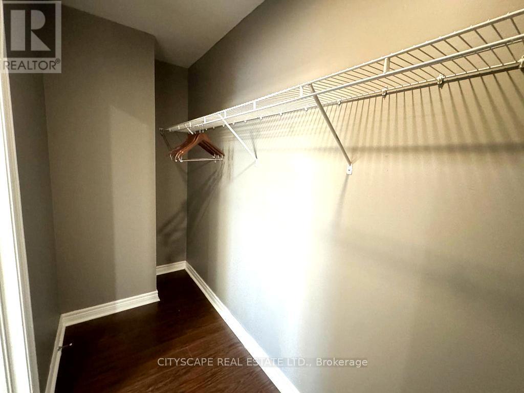 2449 Auckland Drive, Burlington, Ontario  L7L 7A9 - Photo 25 - W12556628