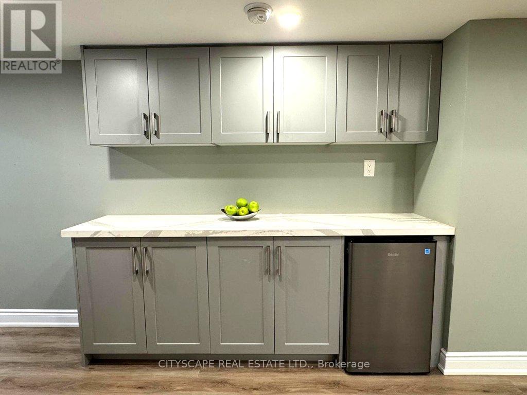 2449 Auckland Drive, Burlington, Ontario  L7L 7A9 - Photo 26 - W12556628