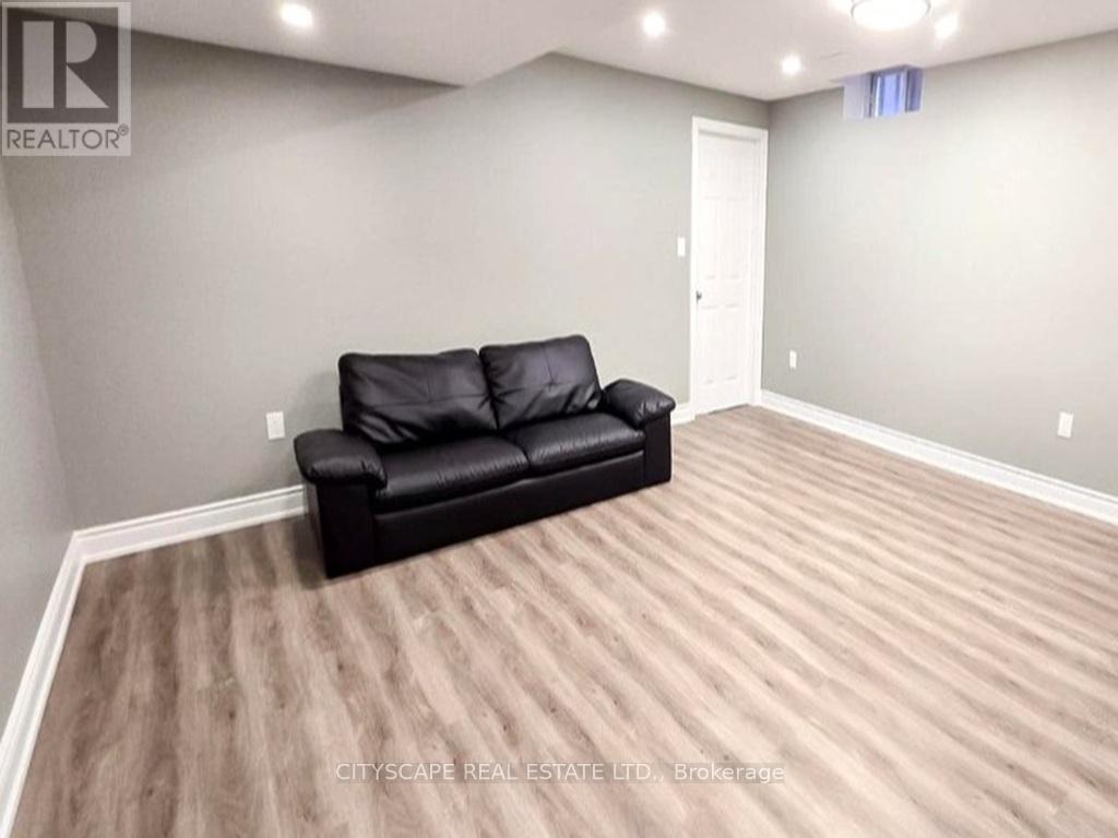 2449 Auckland Drive, Burlington, Ontario  L7L 7A9 - Photo 27 - W12556628