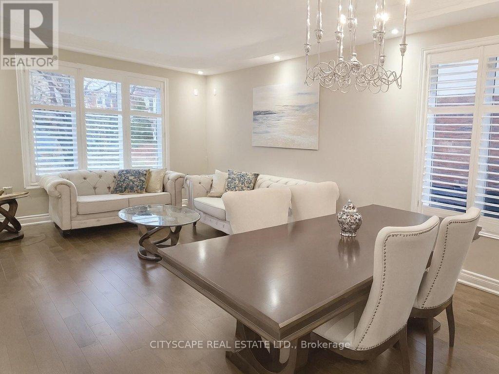 2449 Auckland Drive, Burlington, Ontario  L7L 7A9 - Photo 3 - W12556628