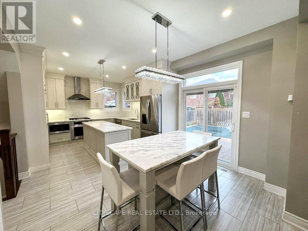 2449 Auckland Drive, Burlington, Ontario  L7L 7A9 - Photo 8 - W12556628